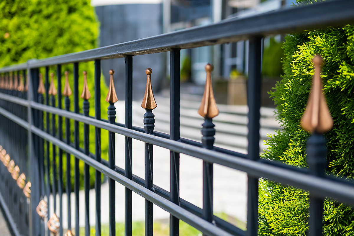 Key features to look for in commercial fencing solutions today