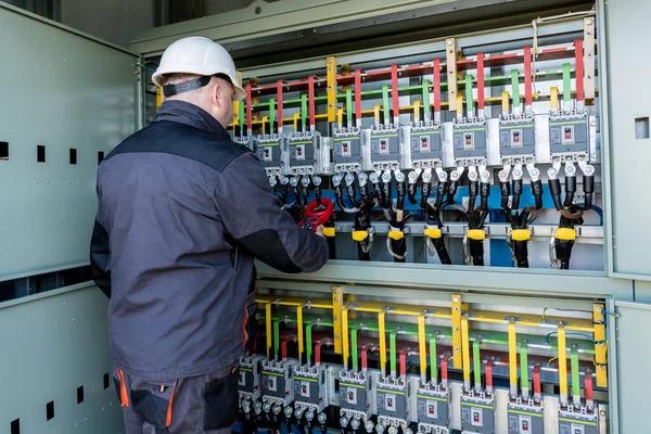Common Warning Signs That Indicate Electrical Panel Replacement