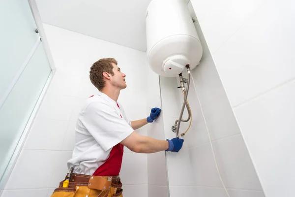 Common Household Plumbing Issues Handled by a Plumber in Edmond